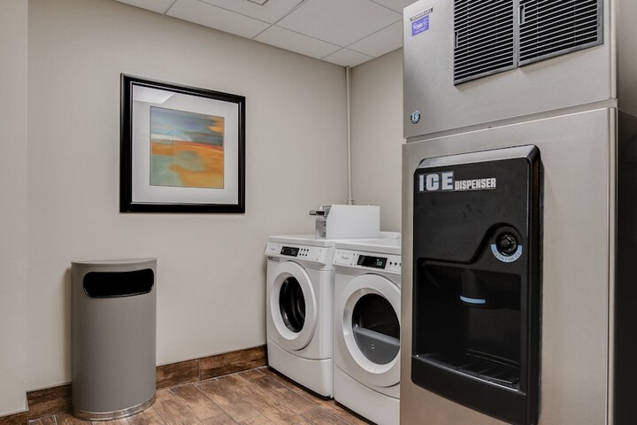 Holiday Inn Express Hotel & Suites St. Cloud by IHG