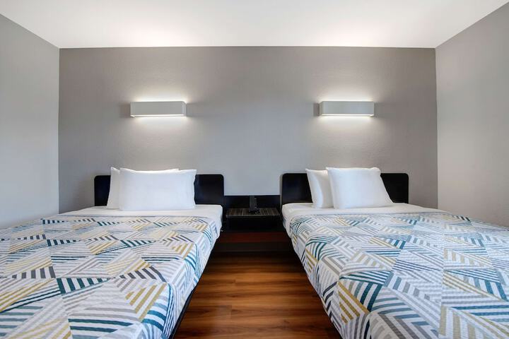 Room 9 of 31