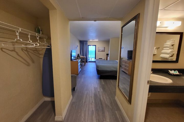 Room 41 of 64