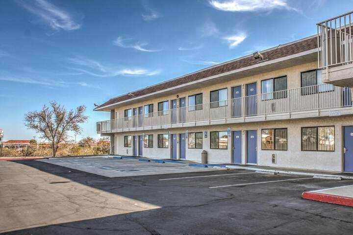 Motel 6 Mojave CA