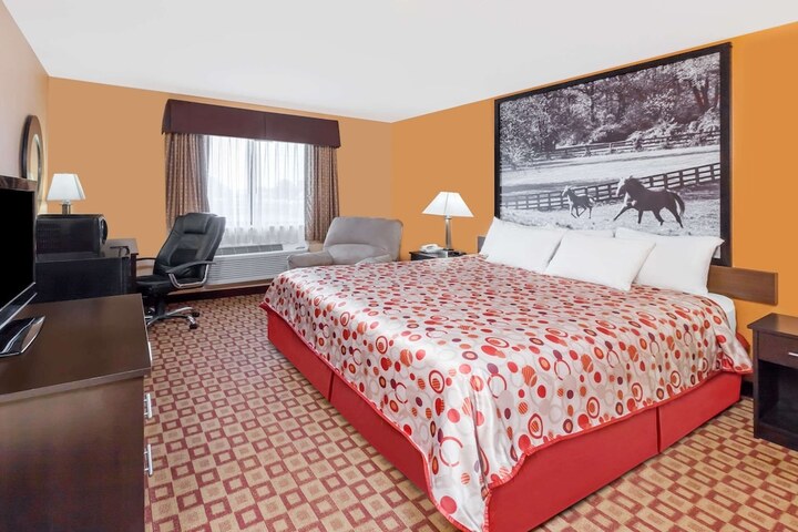 Room 7 of 15