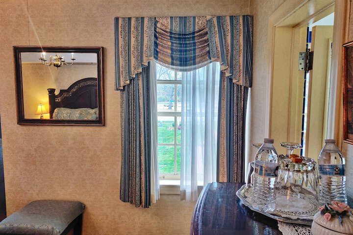 Montague Inn