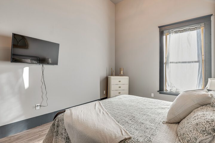 Florence Vacation Rental w / Rooftop Deck!