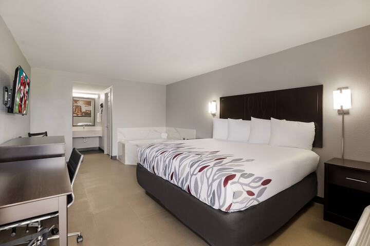 Room 14 of 36