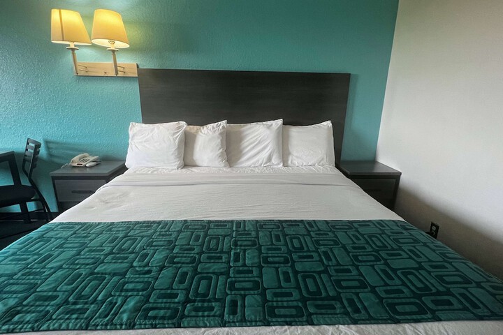 Room 13 of 29