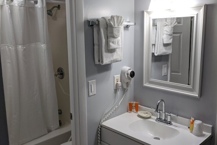 Room 21 of 28