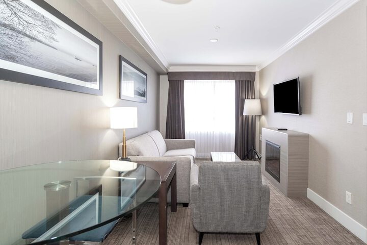 Room 25 of 32