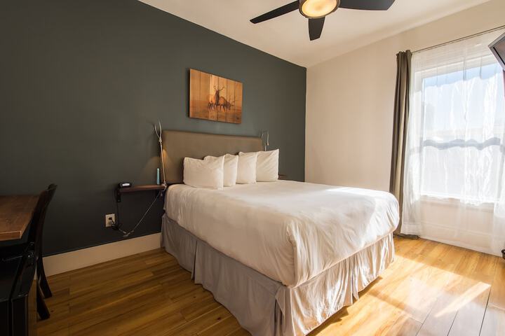 Room 32 of 40