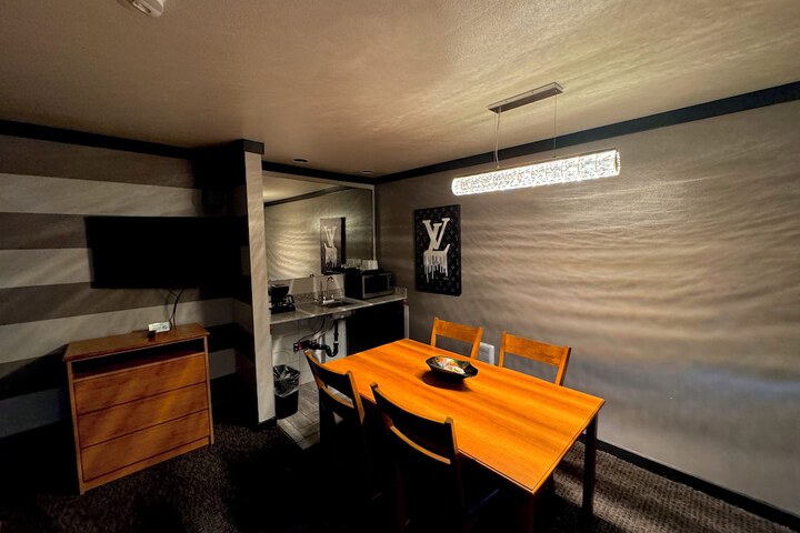 Room 41 of 49