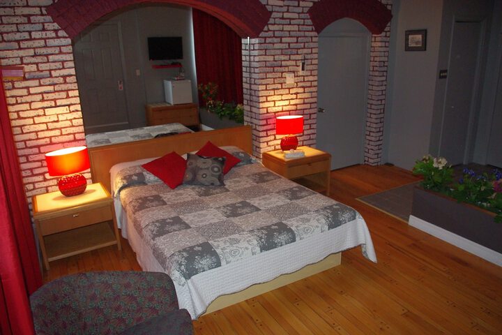 Room 12 of 39