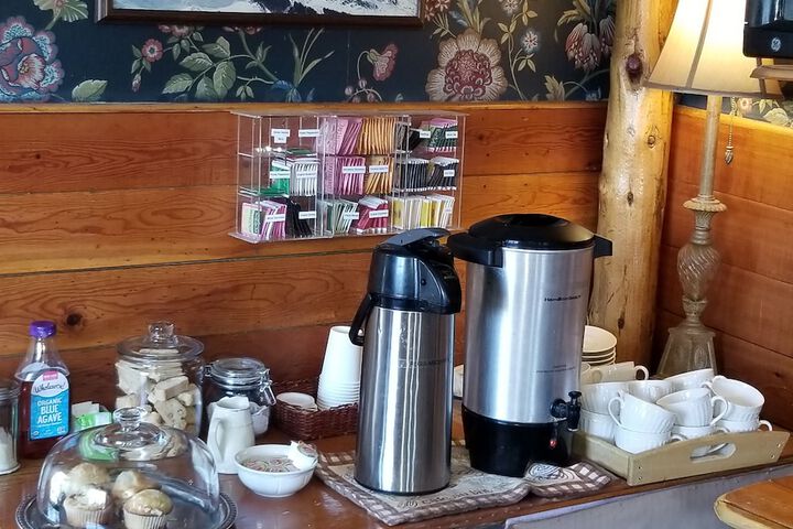 Breakfast/Coffee Service 200 of 223