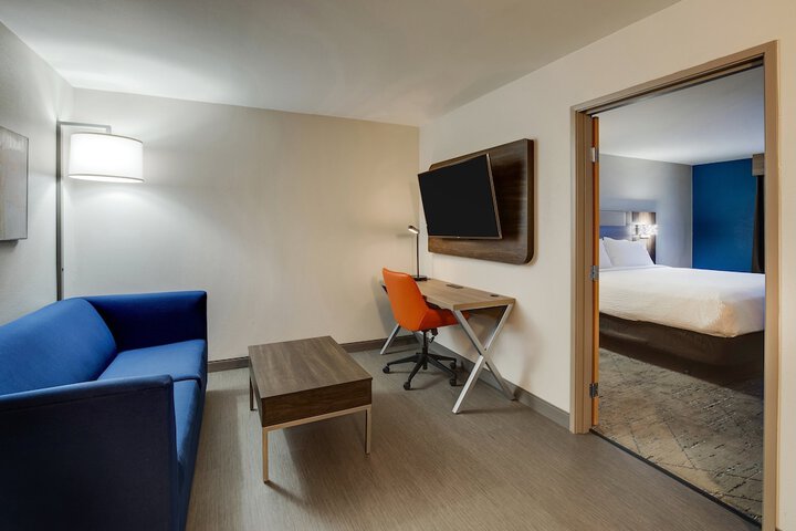 Room 19 of 48