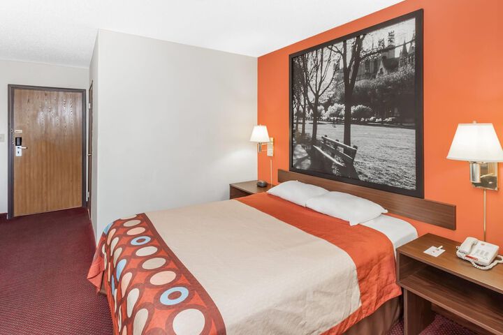 Super 8 by Wyndham Washington / Peoria Area