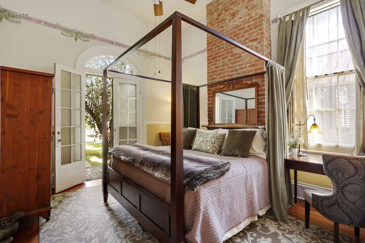 Room 14 of 26