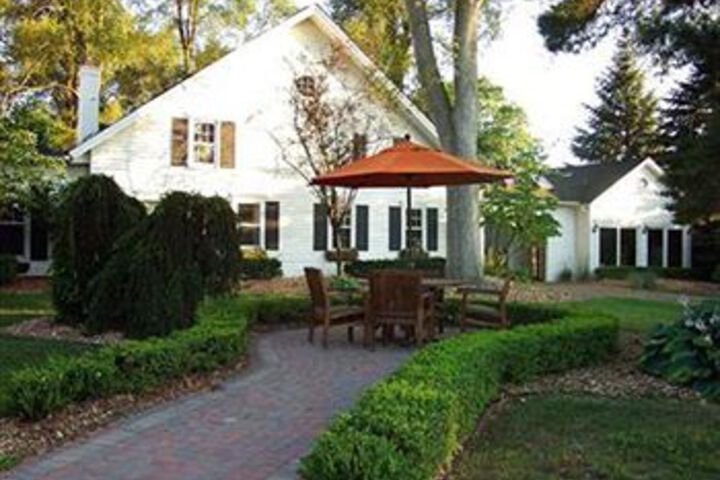 The Rochester Carriage House Bed & Breakfast