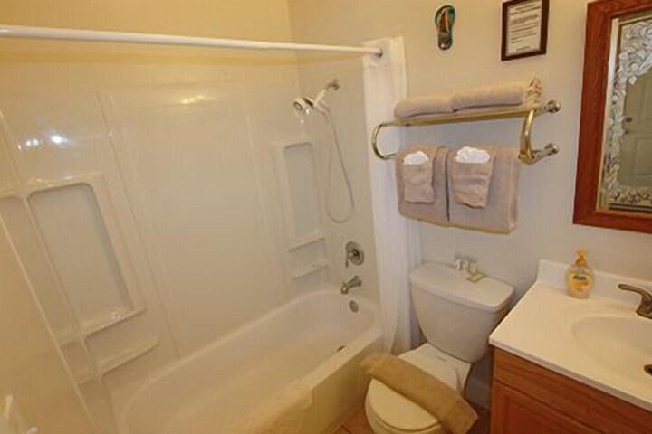 Beachwood Condos & Resort