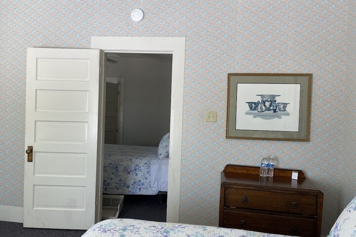 Room 13 of 44