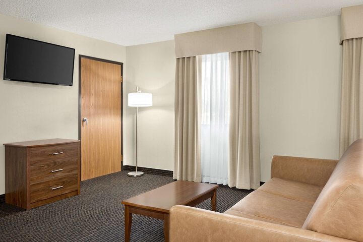 Room 10 of 36