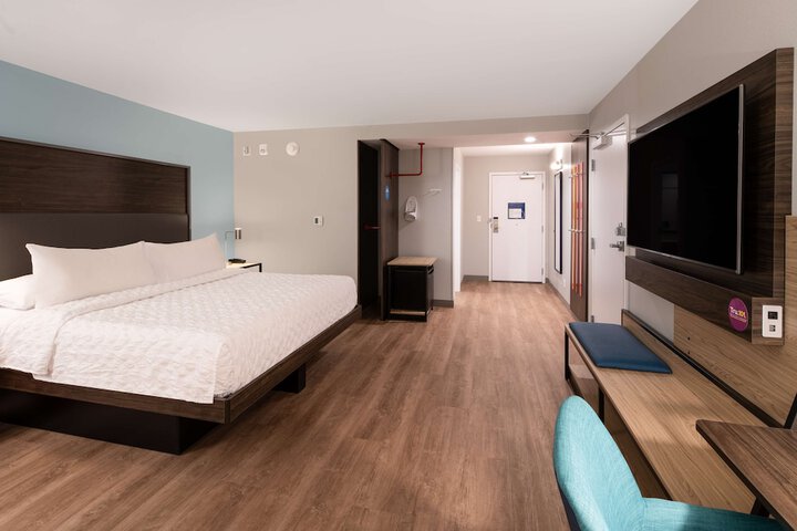 Room 13 of 40