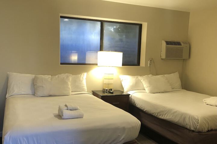 Moonlight Beach Motel