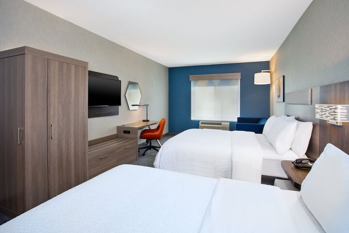 Room 34 of 121