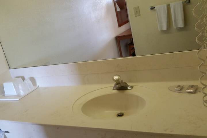 Economy Inn