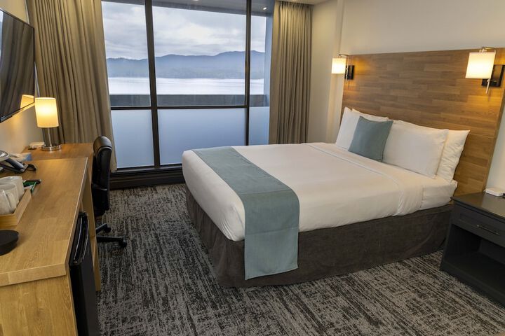 Highliner Hotel & Conference Centre