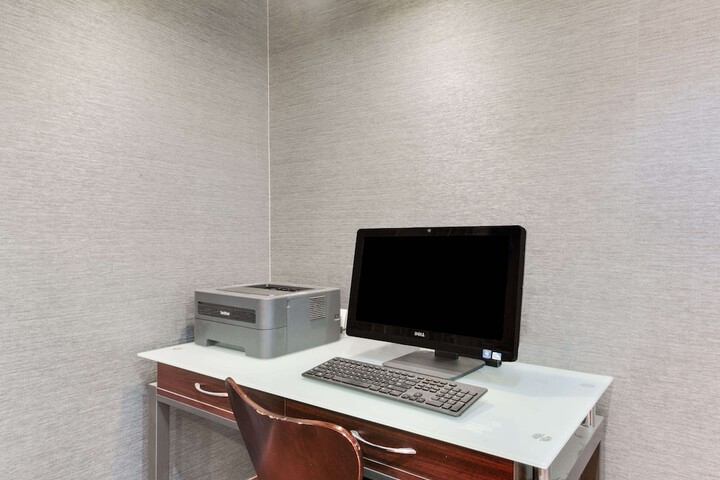 Business Center 18 of 19