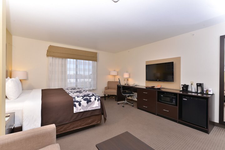 Room 11 of 36