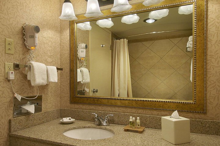 Room 8 of 25
