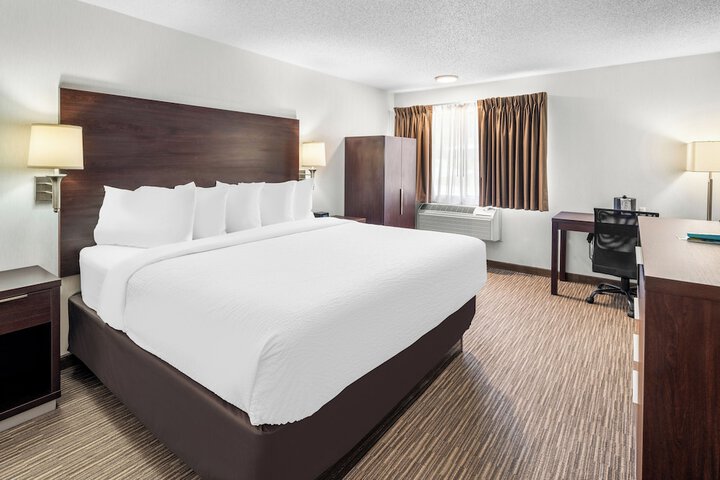 EverSpring Inn & Suites