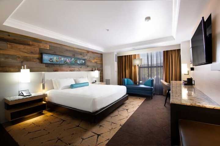 Room 14 of 30