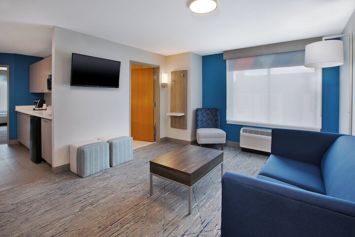 Holiday Inn Express & Suites Buffalo by IHG