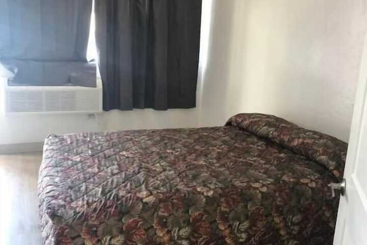 Room 11 of 21