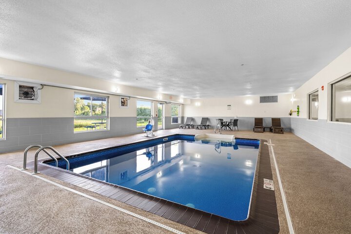 Pool 4 of 35