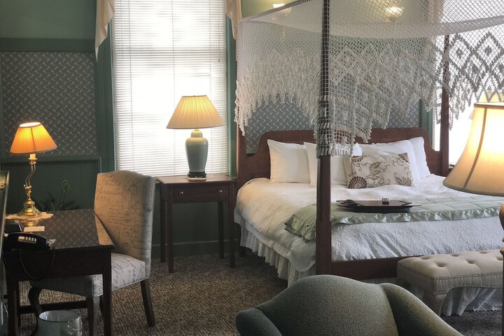 Room 80 of 105