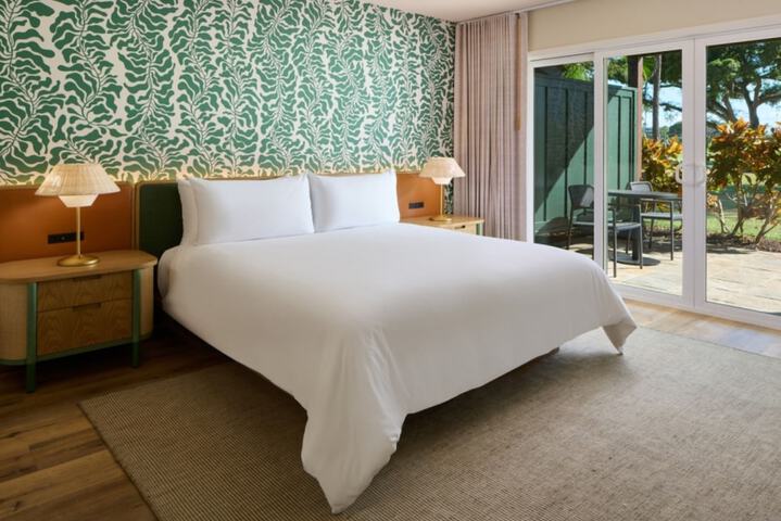 Royal Lahaina Resort & Bungalows
