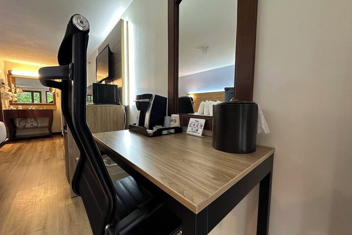 Room 42 of 70