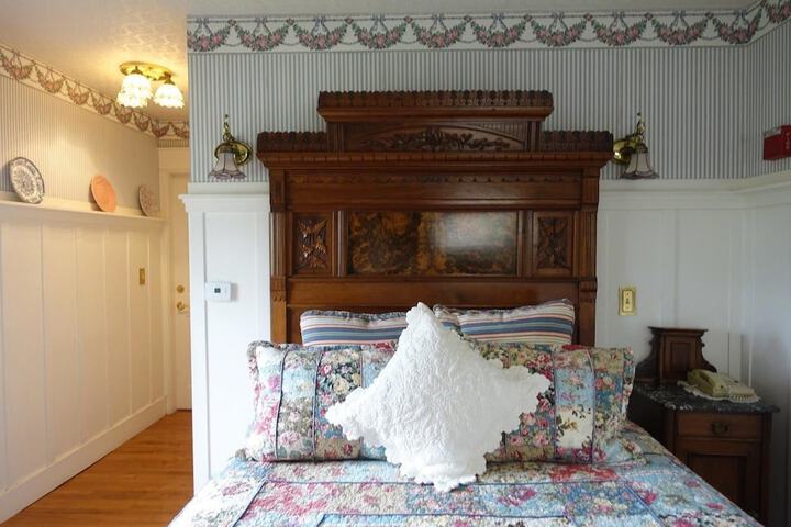 Room 52 of 64