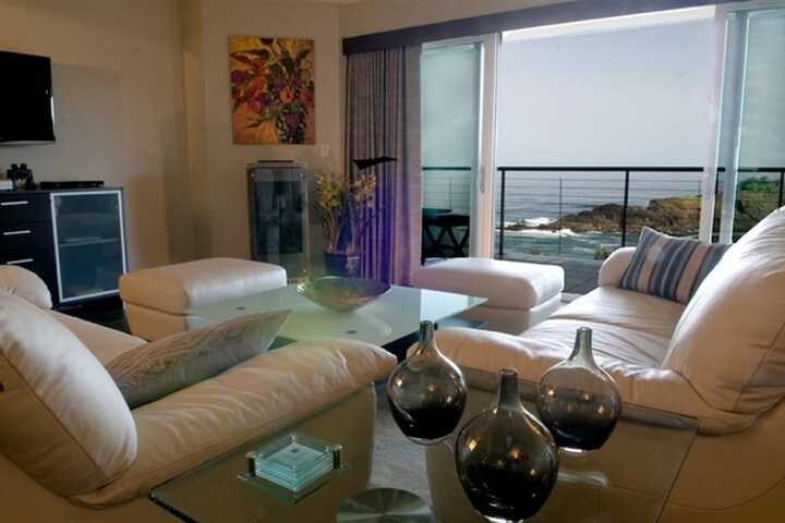 Whale Cove Inn