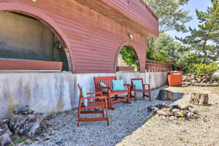 Beachfront Wading River Home with Deck and Grill