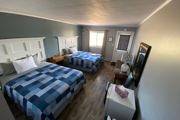 Room 47 of 102