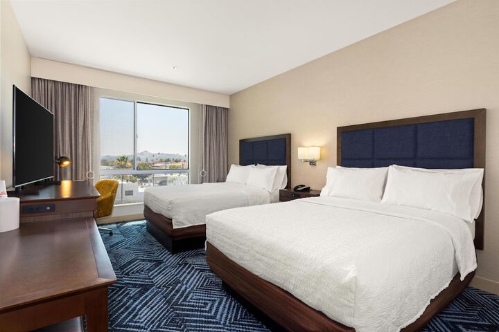 Hampton Inn & Suites Los Angeles - Glendale