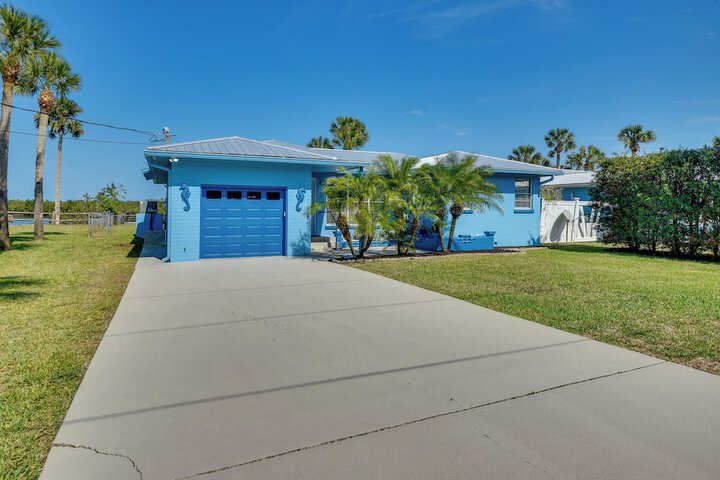 Riverfront Port Orange Home w / Dock & Slip!