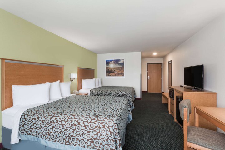 Room 17 of 27