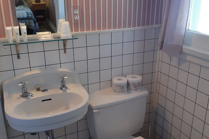 Room 69 of 215