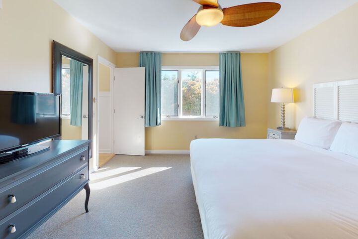 Breezeway Boutique Hotel
