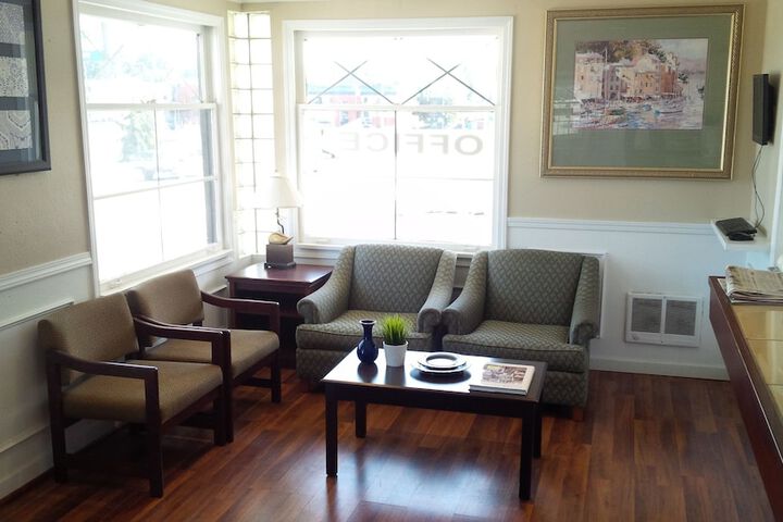 Holiday Lodge