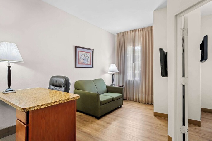 MainStay Suites Addison-Dallas