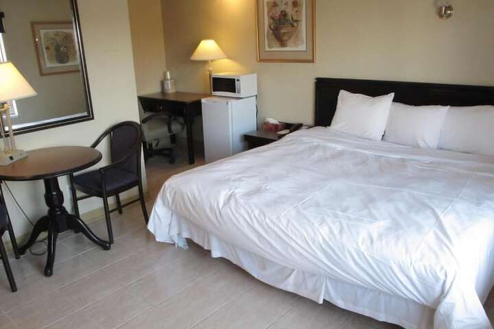 Room 16 of 34